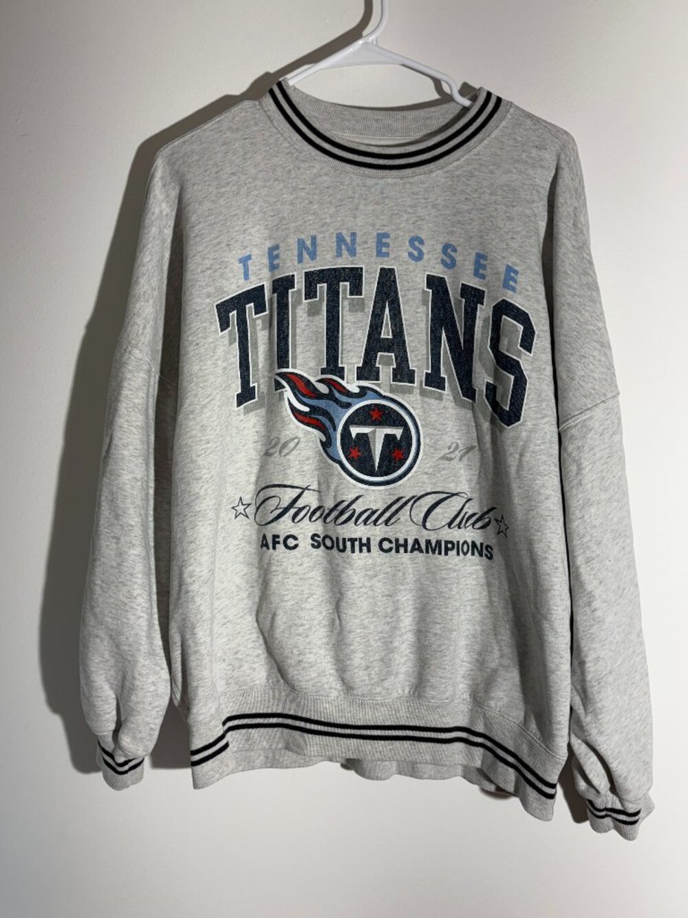 Abercrombie & Finch NFL Tennessee Titans Graphic Crew Sweatshirt Grey- Size M
